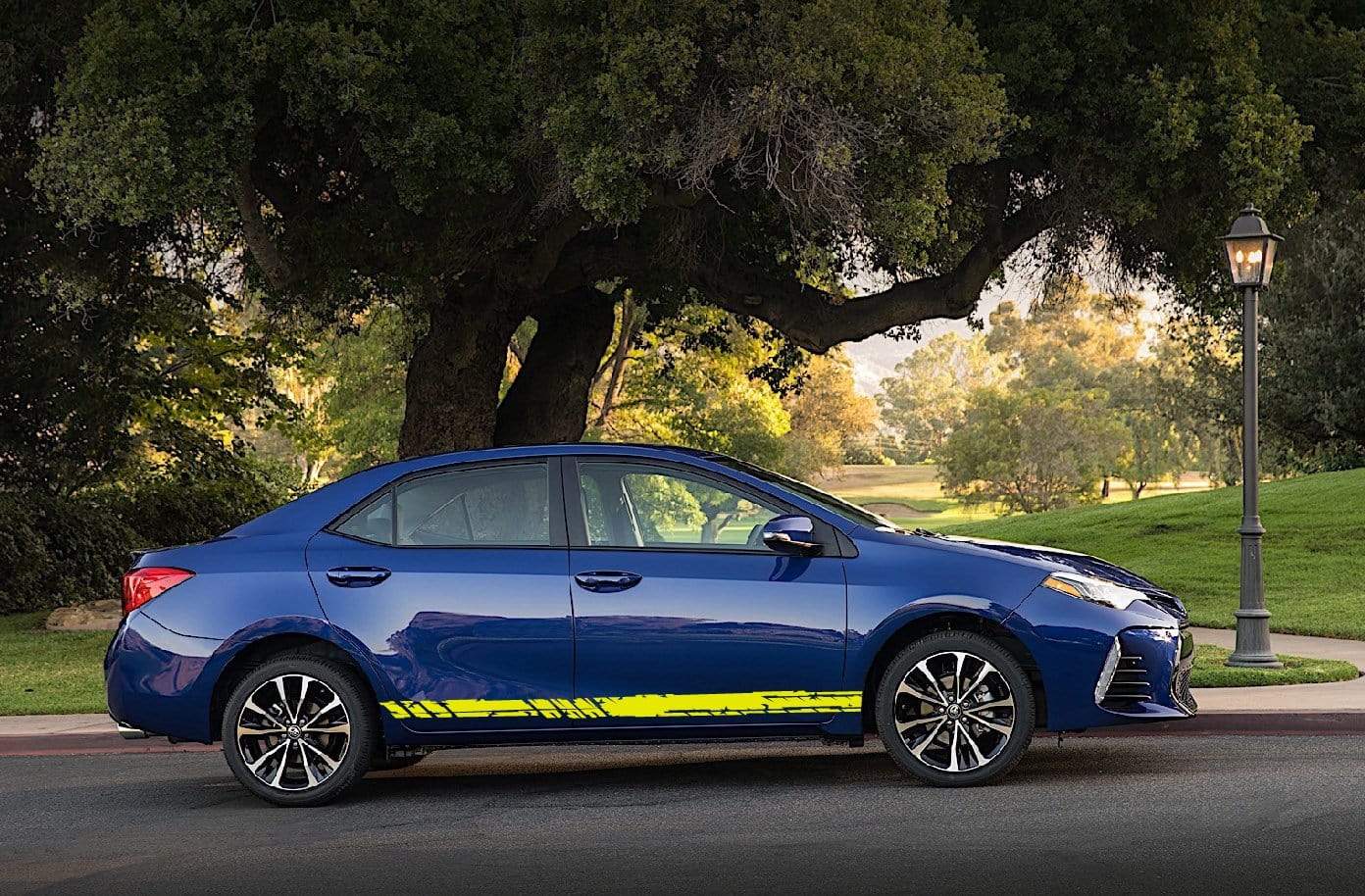 Vinyl Graphics Unique Line Graphic Gift Toyota Corolla Racing Stripes for Corolla car stickers decals