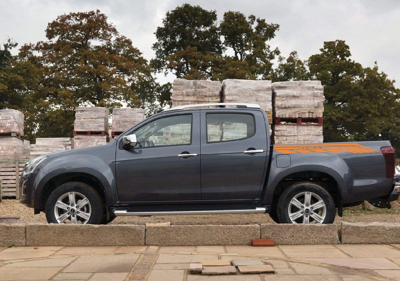 Autocollants en vinyle avec ligne graphique unique pour Isuzu D-Max